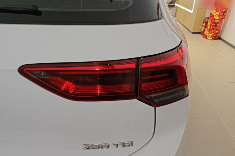 Volkswagen Golf 2024 car image #8