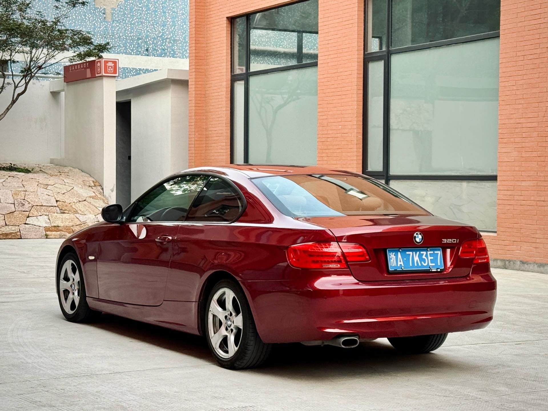 BMW 3 Series (Imported) 2011 изображение автомобиля #6