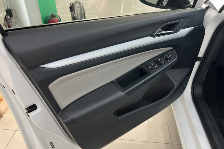 Volkswagen Golf 2021 immagine di auto #12