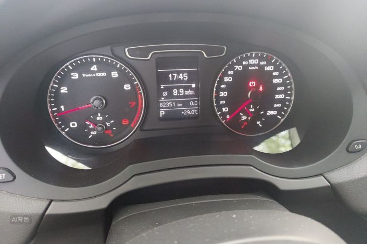 Audi Q3 2016 car image #14