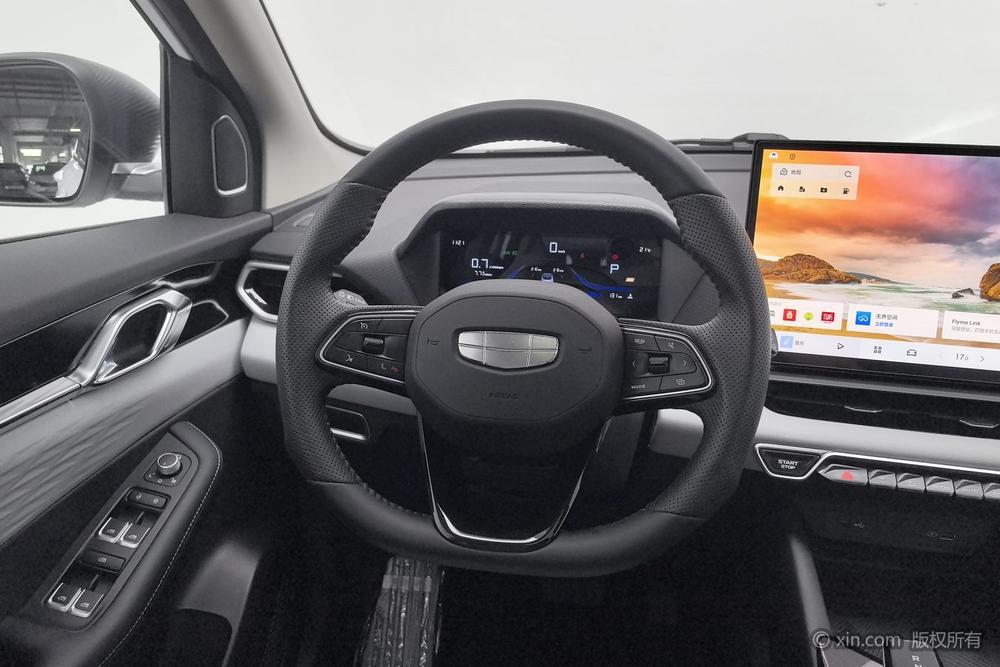 GEELY Coolray 2025 car image #14