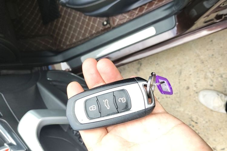 GEELY Emgrand 2017 car image #9