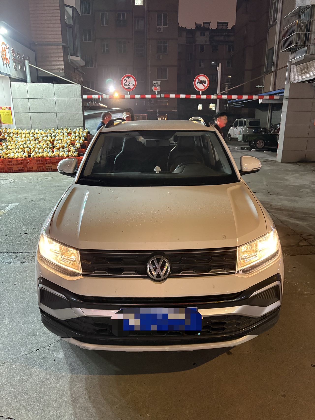 Volkswagen T-Cross 2020 car image #3