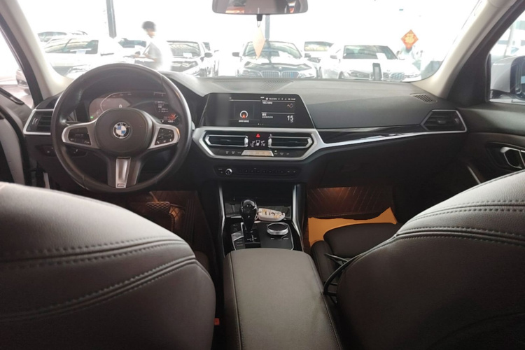 BMW 3 Series 2020 #10 BMW 3 Series 2020 car image #10