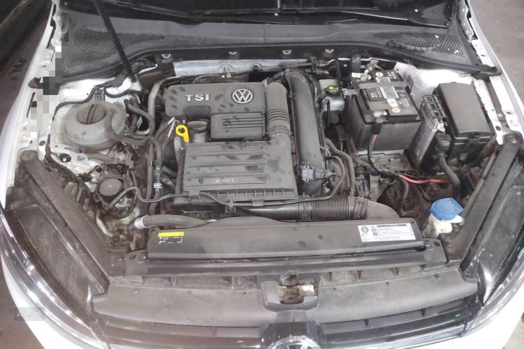 Volkswagen Golf 2019 car image #22