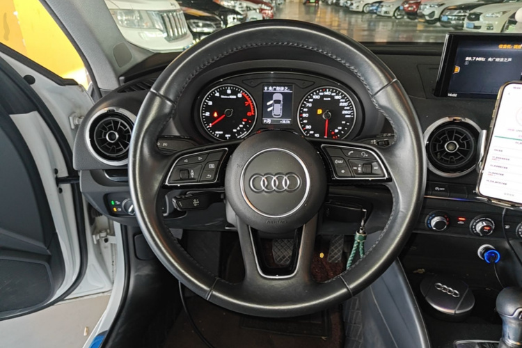 Audi A3 2020 immagine di auto #11