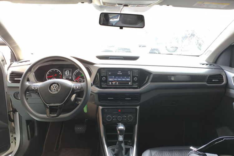 Volkswagen T-Cross 2020 #10 Volkswagen T-Cross 2020 car image #10