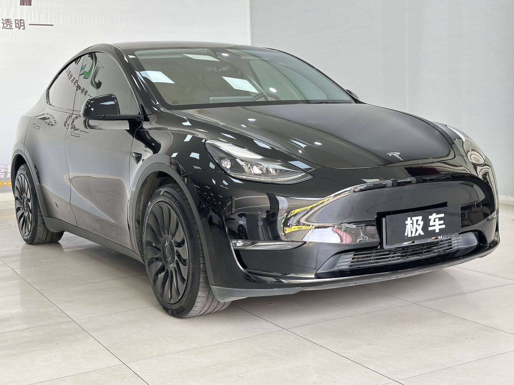 Tesla Model Y 2021 car image #3