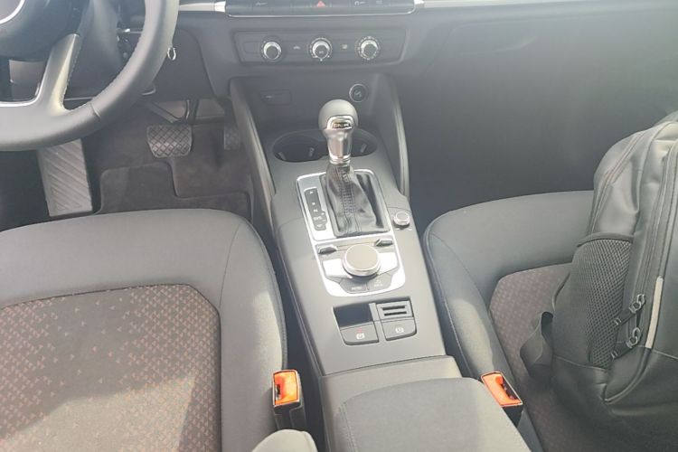 Audi A3 2019 car image #14