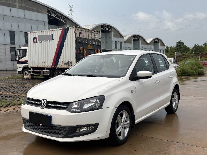 Volkswagen Polo 2012 Volkswagen Polo 2012 car image