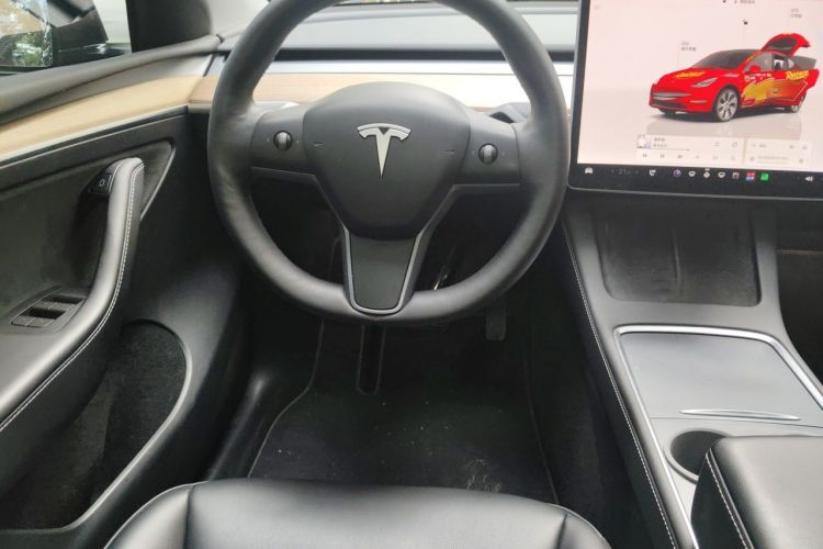 Tesla Model Y 2022 car image #11