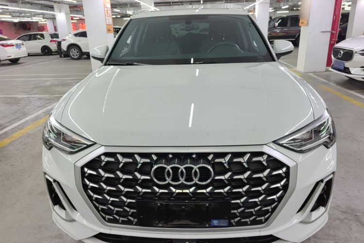 Audi Q3 2024 #3 Audi Q3 2024 car image #3