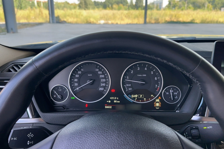 BMW 3 Series 2018 immagine di auto #12