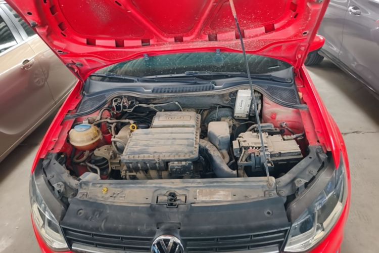 Volkswagen Polo 2015 car image #20