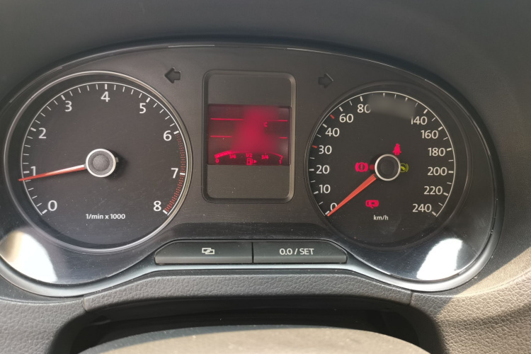 Volkswagen Polo 2011 imagem de carro #16