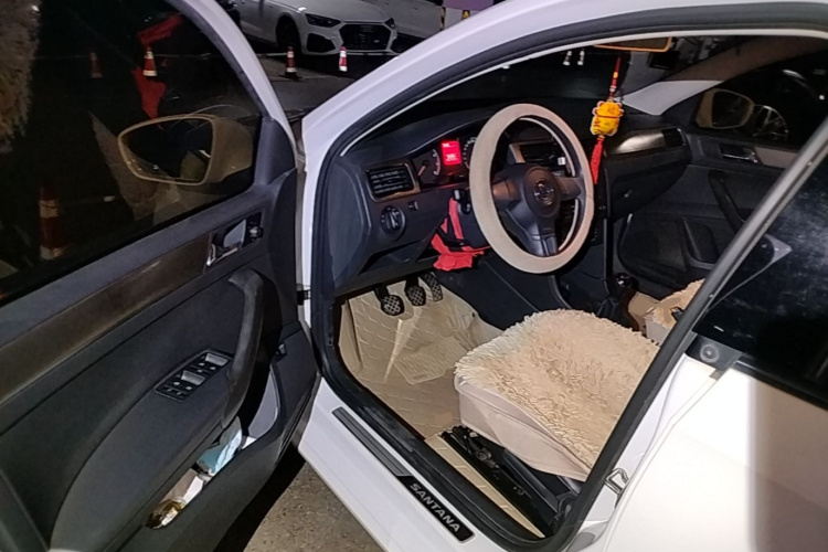 Volkswagen Santana 2016 car image #18