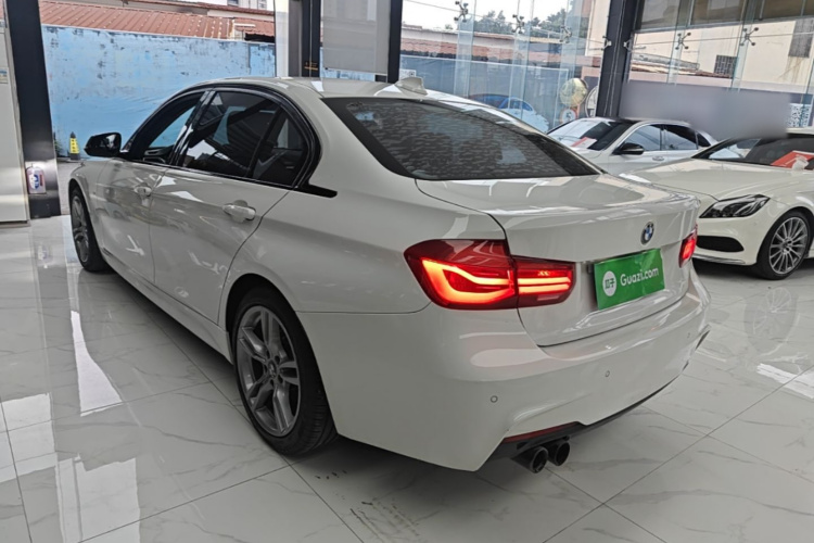 BMW 3 Series 2018 #5 BMW 3 Series 2018 car image #5