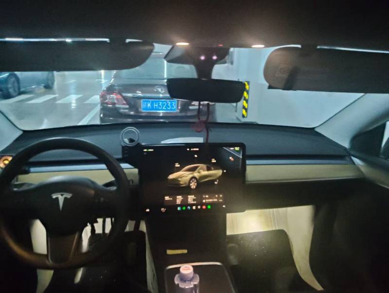 Tesla Model Y 2022 #5 Tesla Model Y 2022 car image #5