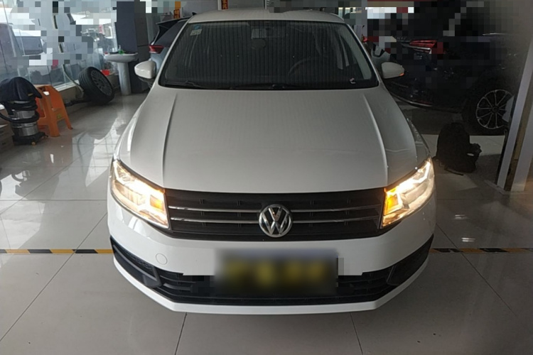 Volkswagen Santana 2017 car image #3