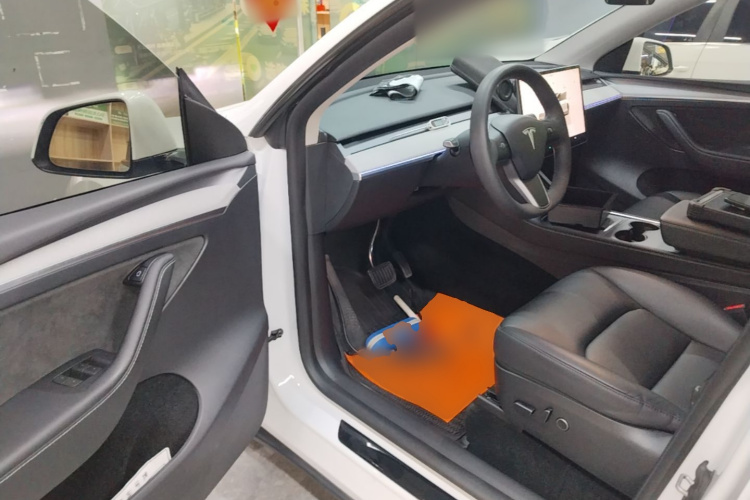 Tesla Model Y 2023 #12 Tesla Model Y 2023 car image #12