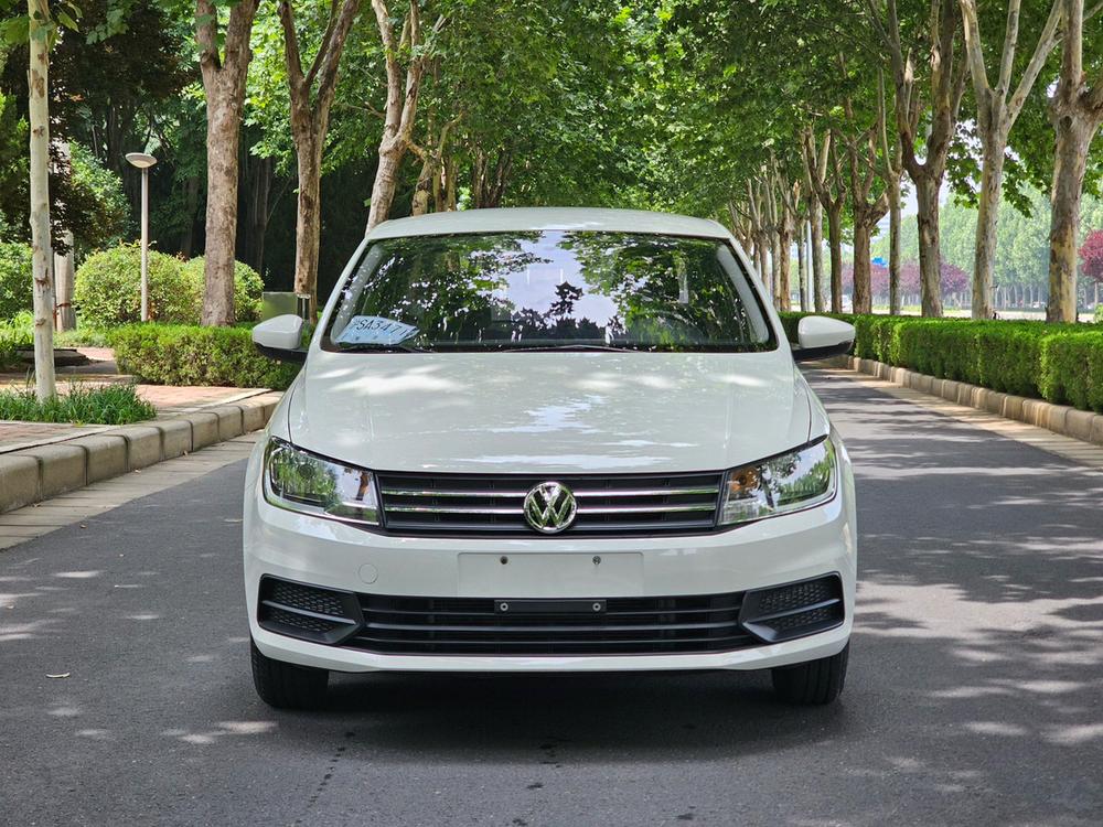 Volkswagen Santana 2021 car image #2