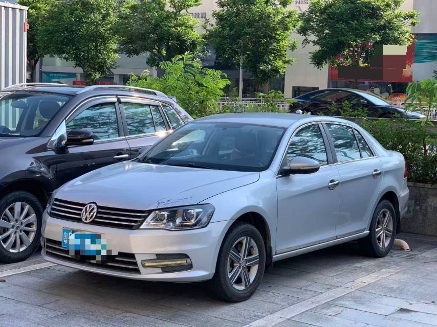 Volkswagen Bora 2013 car image 