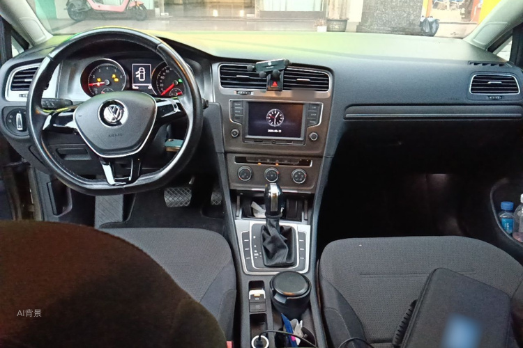 Volkswagen Golf 2017 car image #11