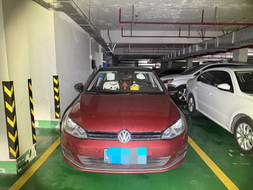 Volkswagen Golf 2017 car image #2