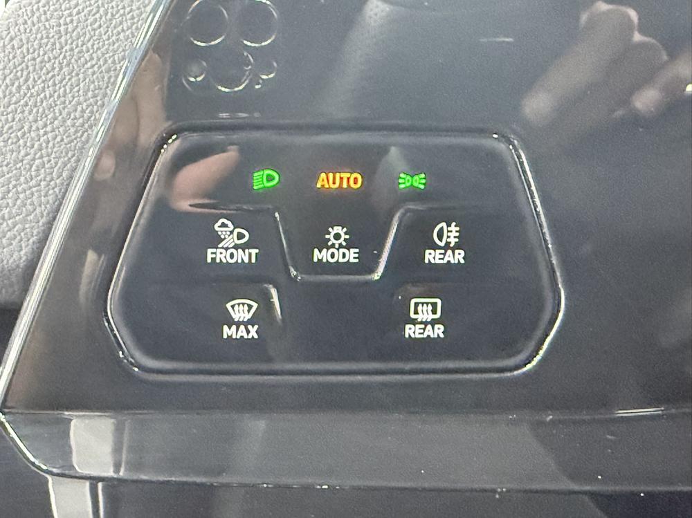 Volkswagen Golf 2021 car image #11
