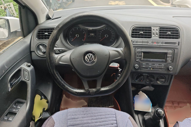 Volkswagen Polo 2018 car image #11