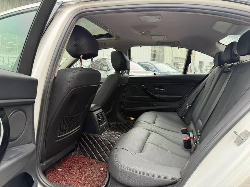 BMW 3 Series 2017 #6 BMW 3 Series 2017 car image #6