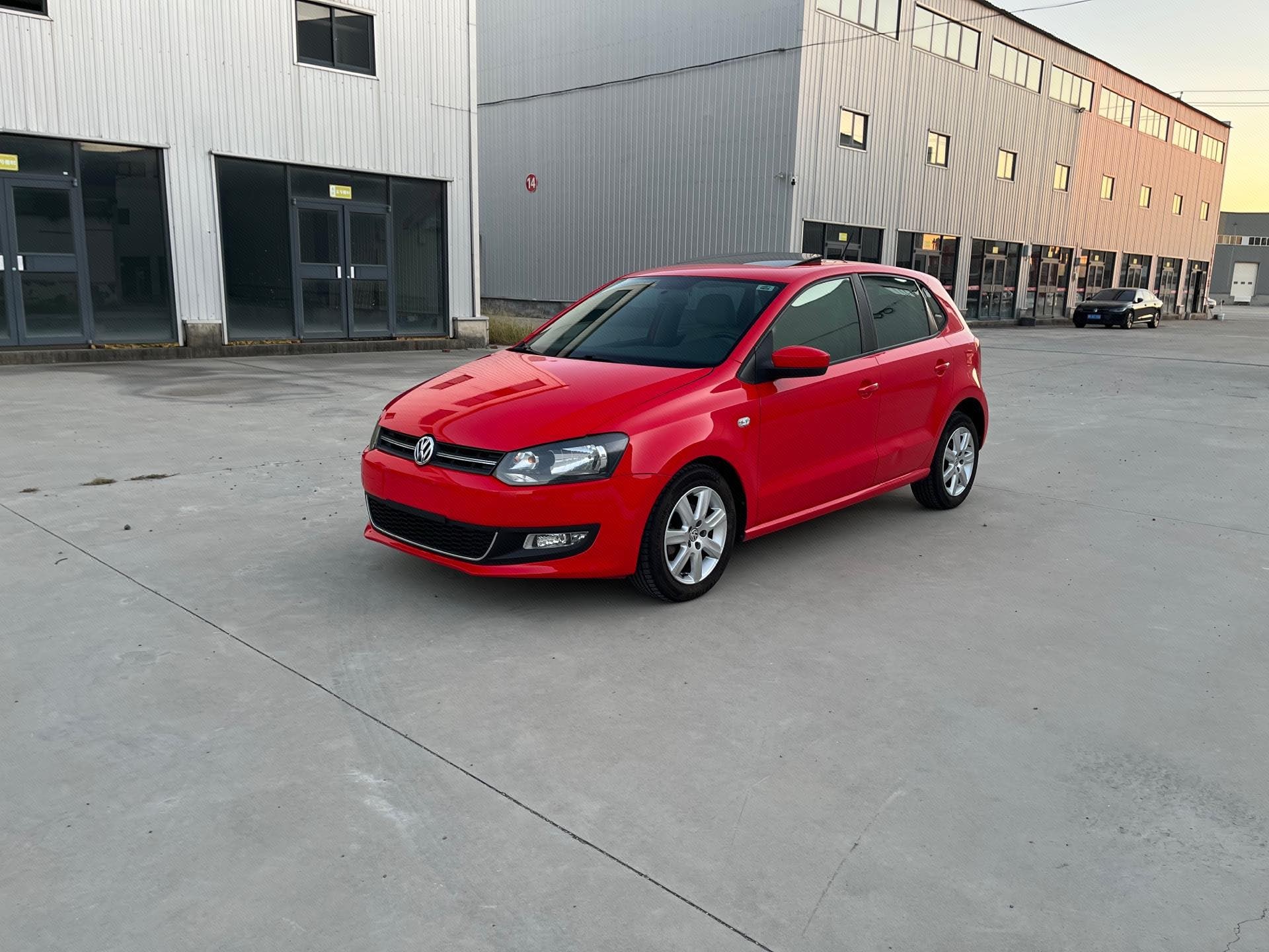 Volkswagen Polo 2011 Volkswagen Polo 2011 car image