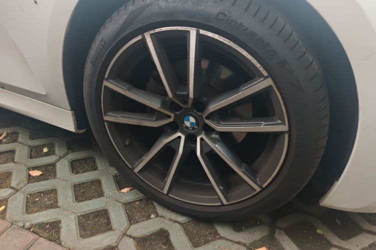 BMW 3 Series 2021 car image #9