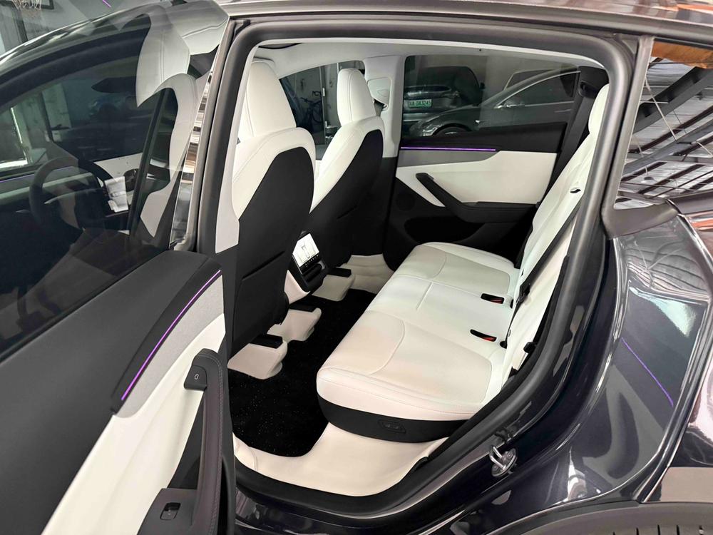 Tesla Model Y 2025 #9 Tesla Model Y 2025 car image #9