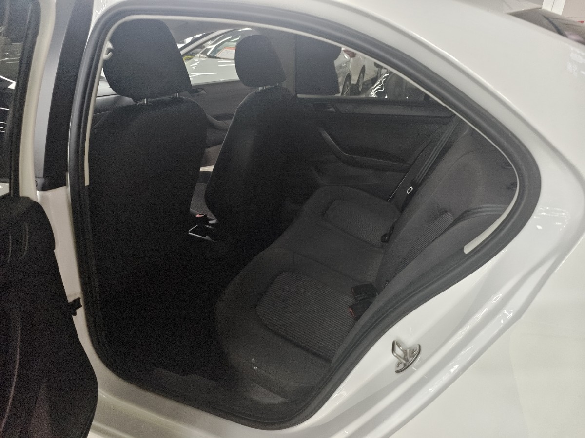 Volkswagen Santana 2021 car image #3