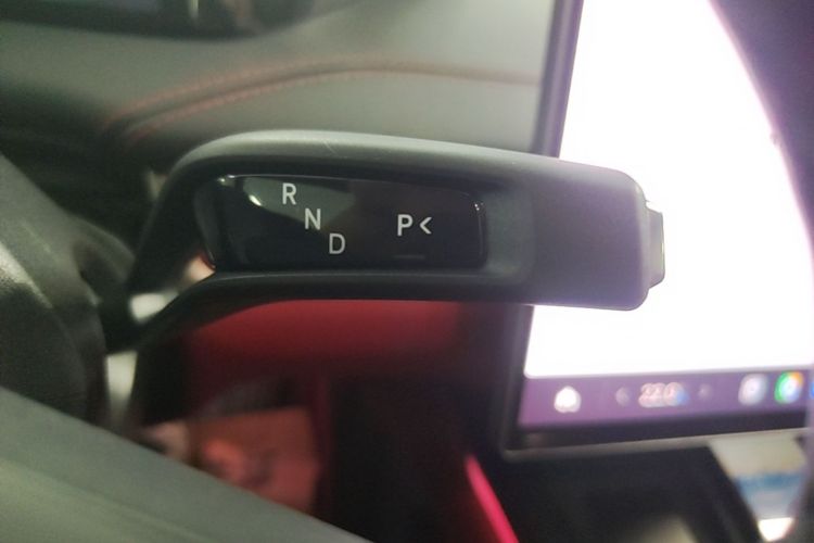 MI SU7 2025 immagine di auto #18