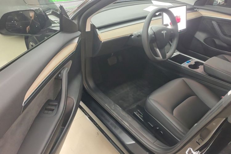 Tesla Model 3 2023 #16 Tesla Model 3 2023 صورة سيارة #16