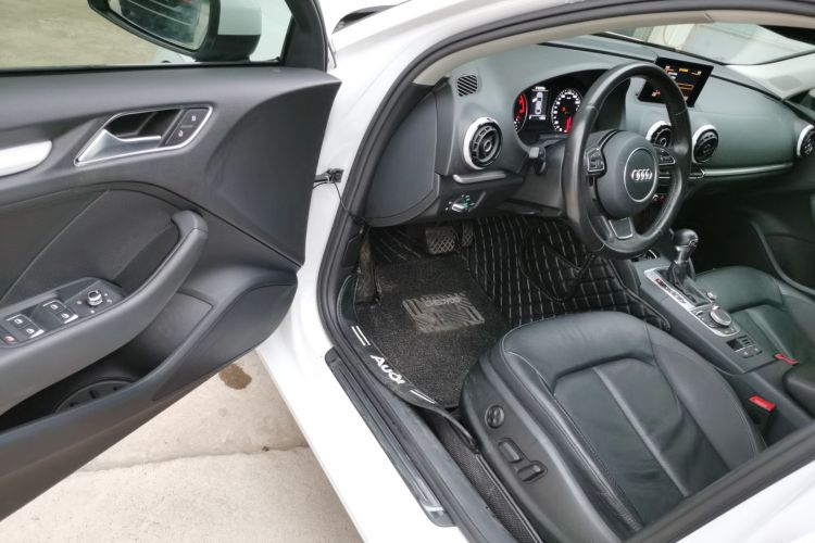 Audi A3 2016 car image #16
