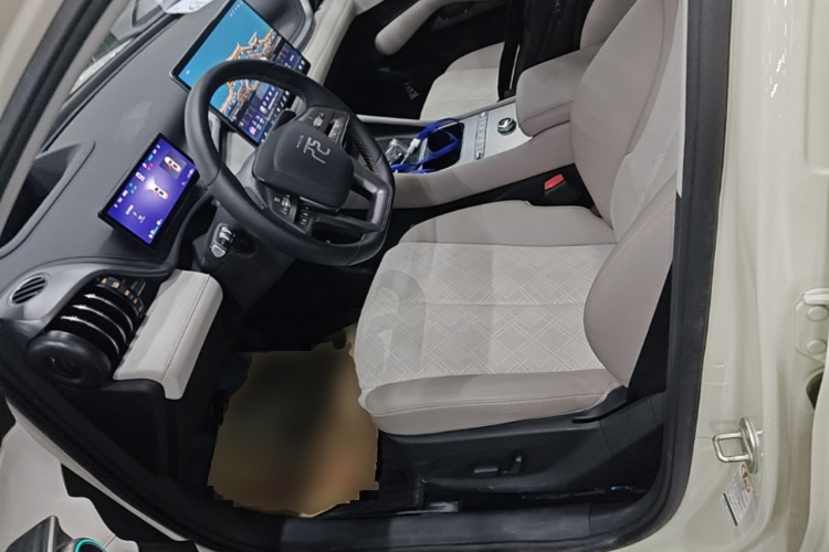 2025 car image #15