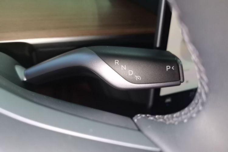 Tesla Model Y 2023 #14 Tesla Model Y 2023 car image #14