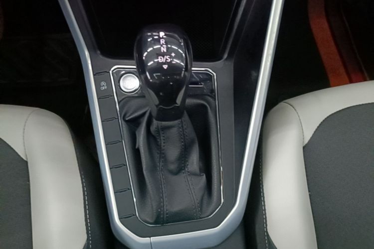Volkswagen Polo 2022 car image #14