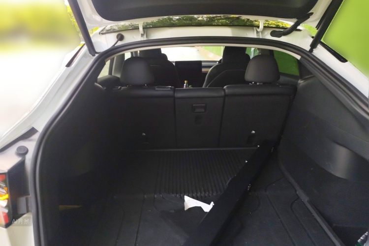 Tesla Model Y 2022 #21 Tesla Model Y 2022 car image #21
