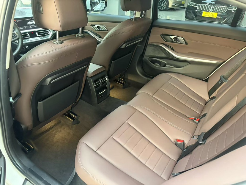 BMW 3 Series 2021 car image #6