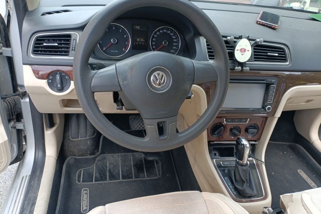 Volkswagen Lavida 2014 car image #24