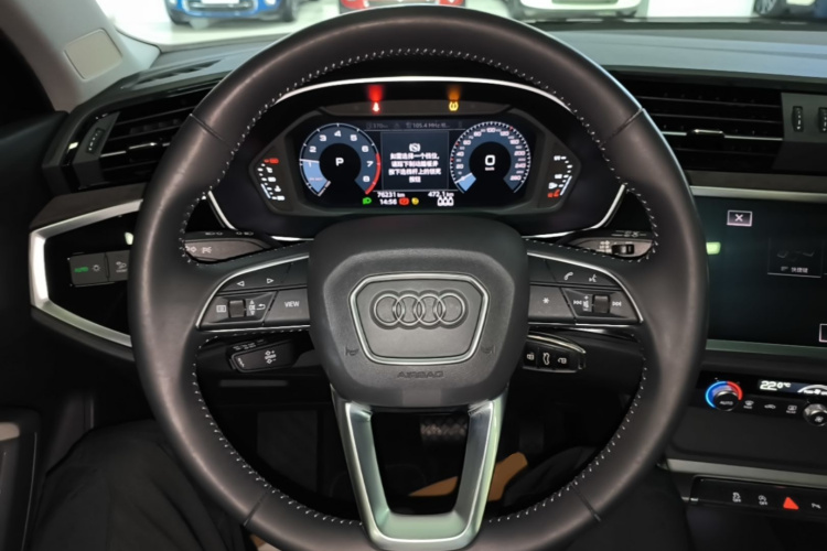 Audi Q3 2021 car image #11