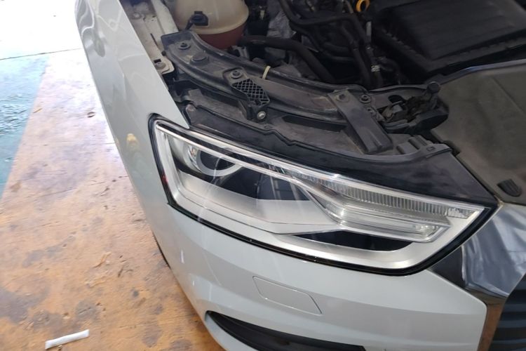 Audi Q3 2017 car image #8