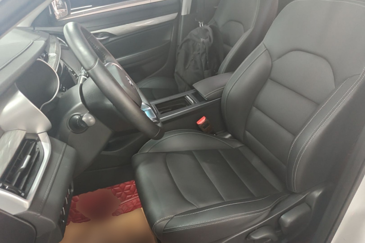 GEELY Emgrand 2020 #15 GEELY Emgrand 2020 car image #15