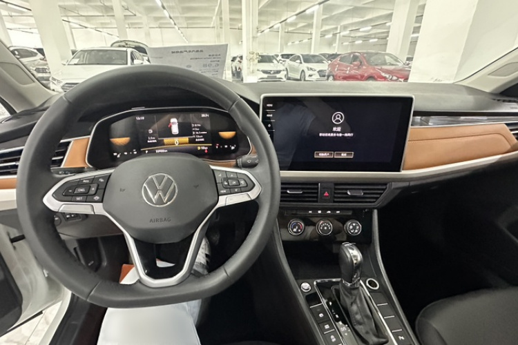Volkswagen Bora 2023 image de voiture #11