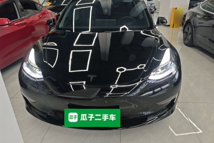 Tesla Model 3 2022 car image #3