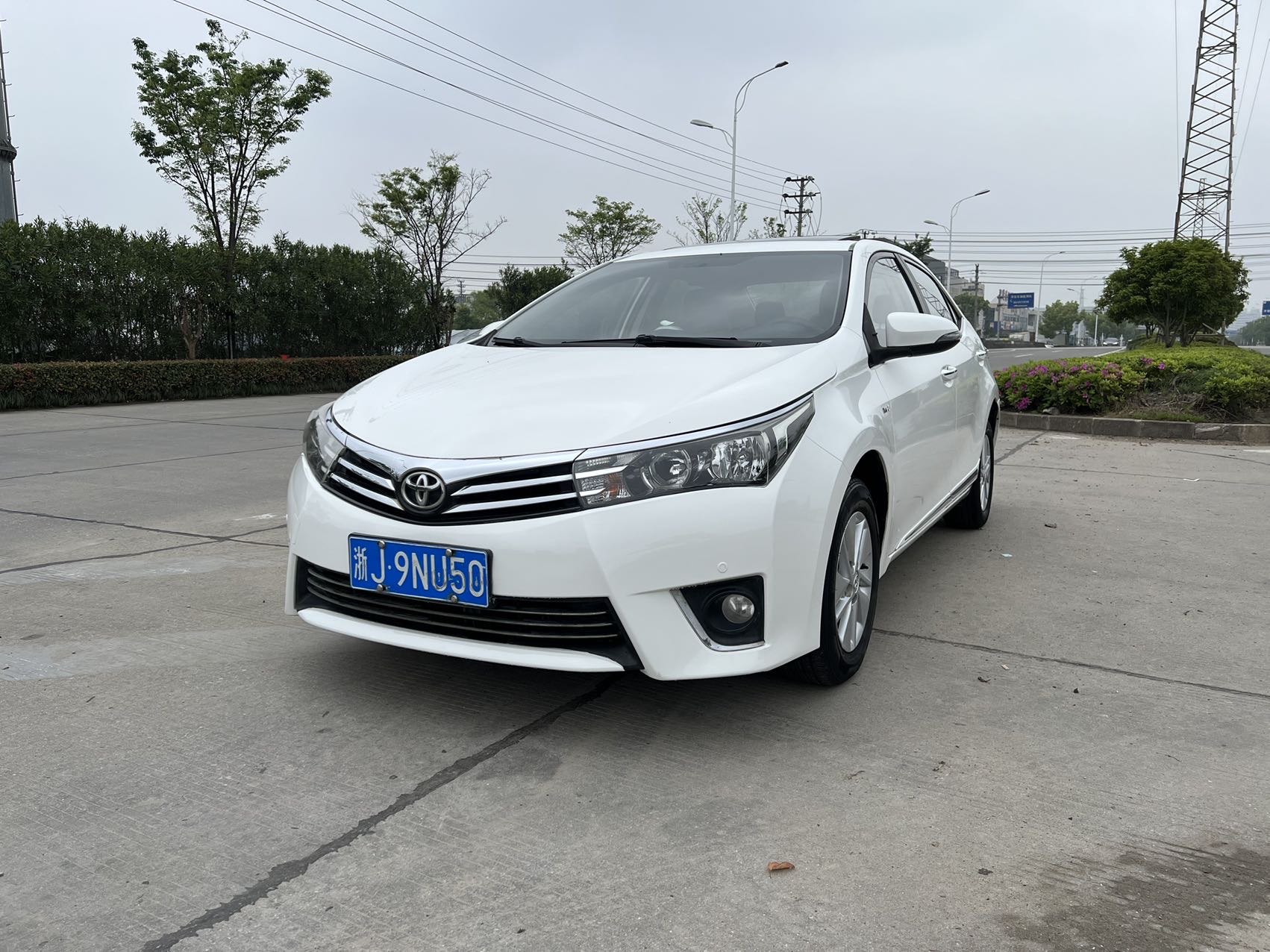 Toyota Corolla 2015 Toyota Corolla 2015 car image